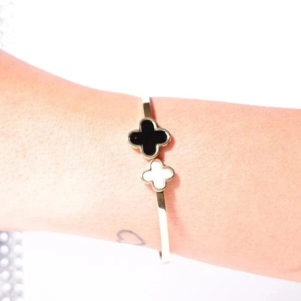 Gold Plated Clover Bracelet – Trendy Women’s Fashion Jewelry for Casual Wear - Picture 5 of 5